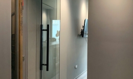 Cửa Kính Cường Lực 1 Cánh – Giải Pháp Gọn Gàng Cho Nhà Phố Hiện Đại