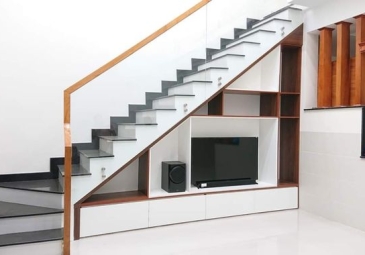 Cầu Thang Kính Cường Lực – Giải Pháp Tăng Ánh Sáng Và Thẩm Mỹ Cho Nhà Ở