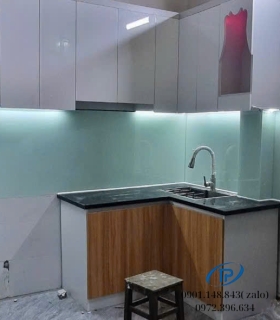 Kính màu ốp bếp -Mẫu 10