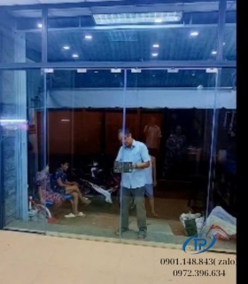 Cửa kính cường lực 2 cánh lùa trượt - Mẫu 2