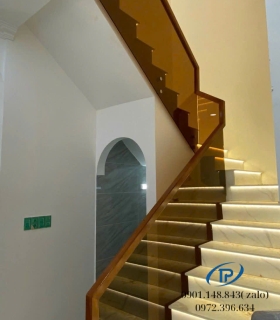 Lan can kính cường lực cầu thang-mẫu 18